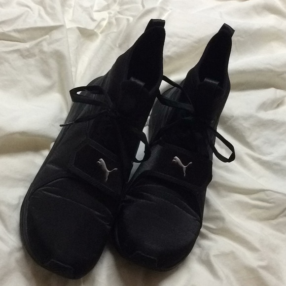 Puma Selena Gomez ❤︎ Phenom Satin Trainer Sneakers - Picture 2 of 5